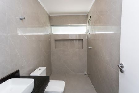 Casa para alugar com 350m², 3 quartos e 4 vagasBanheiro da Suíte 1