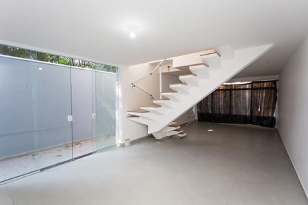 Casa para alugar com 350m², 3 quartos e 4 vagasSala 