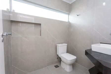 Casa para alugar com 350m², 3 quartos e 4 vagasBanheiro