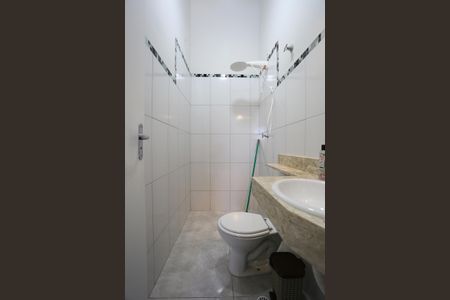 Casa à venda com 88m², 2 quartos e 2 vagasBanheiro da Suíte 1