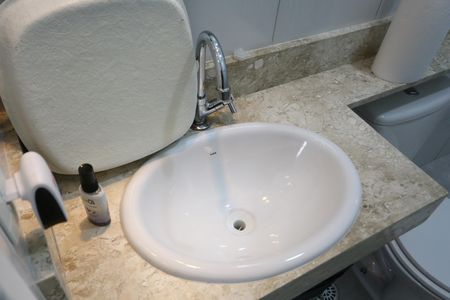 Casa à venda com 88m², 2 quartos e 2 vagasBanheiro da Suíte 2