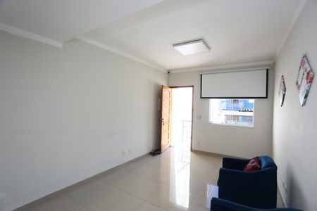Casa à venda com 88m², 2 quartos e 2 vagasSala