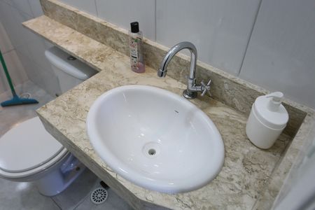 Casa à venda com 88m², 2 quartos e 2 vagasBanheiro da Suíte 1