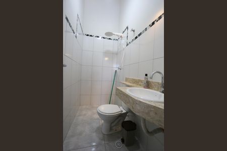 Casa à venda com 88m², 2 quartos e 2 vagasBanheiro da Suíte 1