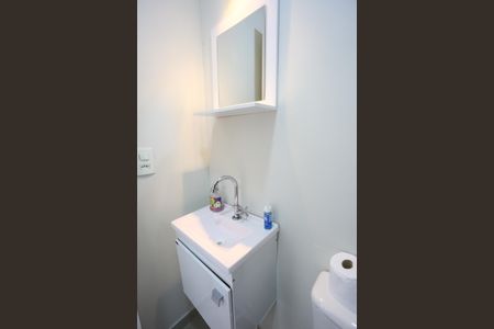 Casa à venda com 88m², 2 quartos e 2 vagasLavabo