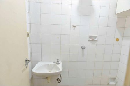 Banheiro de Serviço de apartamento à venda com 3 quartos, 98m² em Rio Comprido, Rio de Janeiro