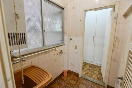 Apartamento à venda com 98m², 3 quartos e 2 vagas Apartamento à venda com 98m², 3 quartos e 2 vagasÁrea de Serviço
