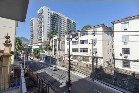 Apartamento à venda com 98m², 3 quartos e 2 vagas Apartamento à venda com 98m², 3 quartos e 2 vagasSuíte