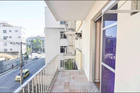 Apartamento à venda com 98m², 3 quartos e 2 vagas Apartamento à venda com 98m², 3 quartos e 2 vagasSuíte