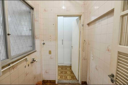 Apartamento à venda com 98m², 3 quartos e 2 vagas Apartamento à venda com 98m², 3 quartos e 2 vagasÁrea de Serviço