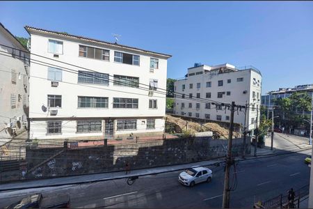 Apartamento à venda com 98m², 3 quartos e 2 vagas Apartamento à venda com 98m², 3 quartos e 2 vagasSuíte
