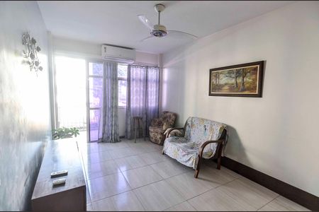 Apartamento à venda com 98m², 3 quartos e 2 vagas Apartamento à venda com 98m², 3 quartos e 2 vagasSala