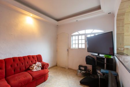 Casa para alugar com 100m², 2 quartos e 2 vagasSala