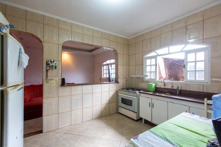 Casa para alugar com 100m², 2 quartos e 2 vagasCozinha