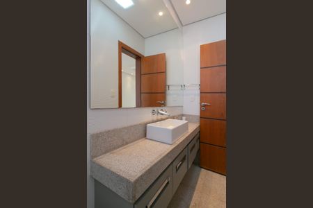 Casa à venda com 607m², 5 quartos e 10 vagasLavabo Sala 