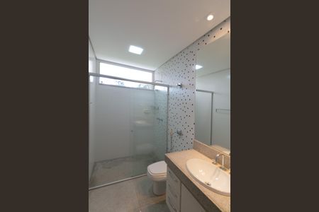 Casa à venda com 607m², 5 quartos e 10 vagasBanheiro Social