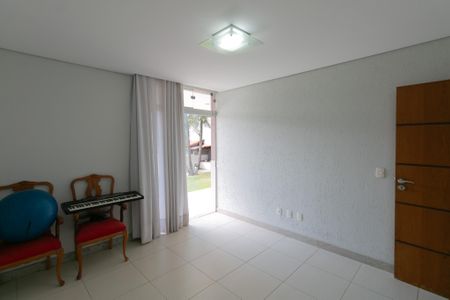 Casa à venda com 607m², 5 quartos e 10 vagasQuarto 4