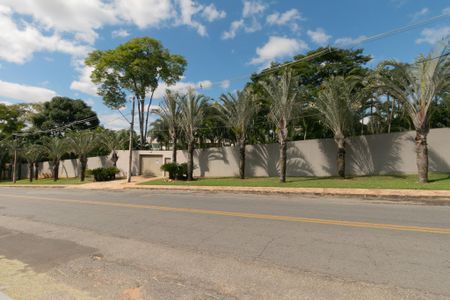 Casa à venda com 607m², 5 quartos e 10 vagasFachada