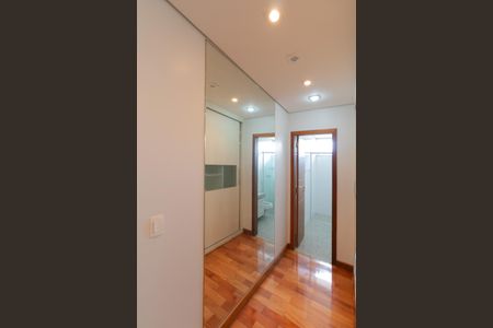 Casa à venda com 607m², 5 quartos e 10 vagasCloset Suite 1