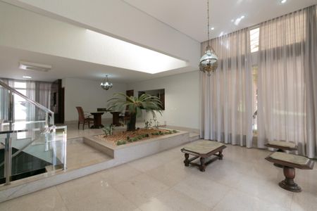 Casa à venda com 607m², 5 quartos e 10 vagasSala de Estar