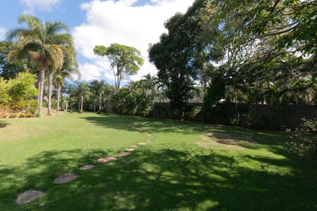 Casa à venda com 607m², 5 quartos e 10 vagasÁrea Externa