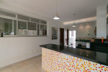 Casa à venda com 607m², 5 quartos e 10 vagasEspaço Gourmet