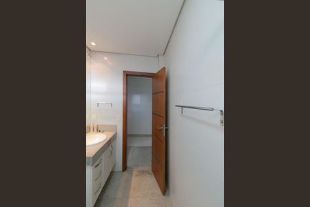 Casa à venda com 607m², 5 quartos e 10 vagasBanheiro Social