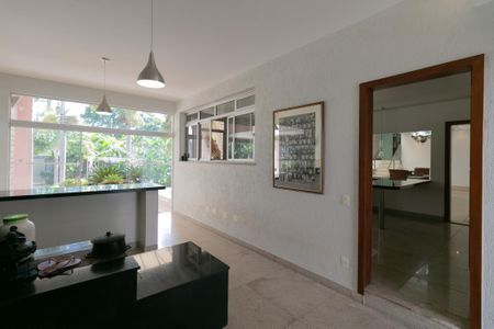 Casa à venda com 607m², 5 quartos e 10 vagasEspaço Gourmet