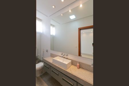 Casa à venda com 607m², 5 quartos e 10 vagasLavabo Sala 