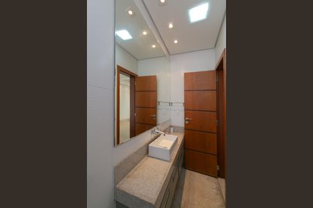 Casa à venda com 607m², 5 quartos e 10 vagasLavabo Sala 