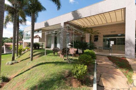Casa à venda com 607m², 5 quartos e 10 vagasEntrada