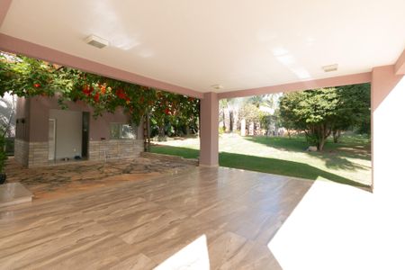 Casa à venda com 607m², 5 quartos e 10 vagasGaragem