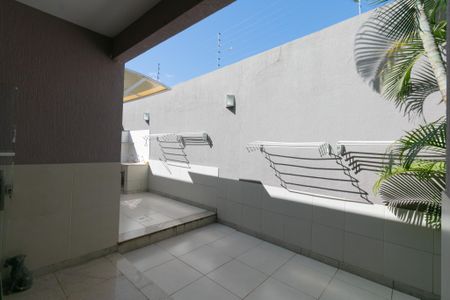 Casa à venda com 607m², 5 quartos e 10 vagasÁrea de Serviço