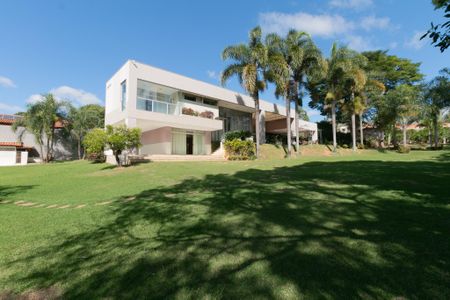 Casa à venda com 607m², 5 quartos e 10 vagasFachada Casa