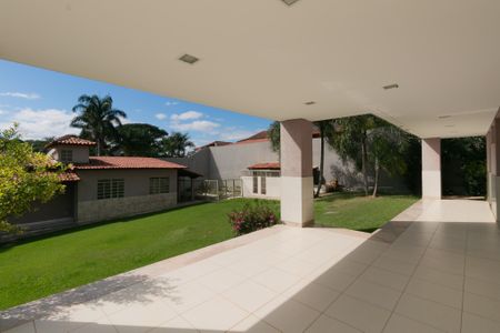 Casa à venda com 607m², 5 quartos e 10 vagasVaranda Quartos