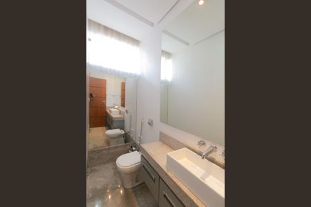 Casa à venda com 607m², 5 quartos e 10 vagasLavabo Sala 