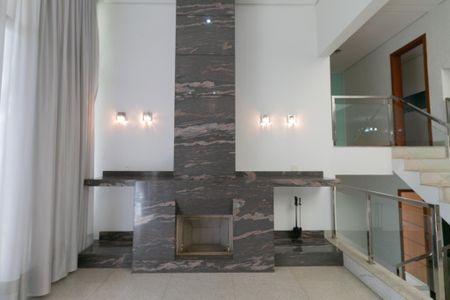 Casa à venda com 607m², 5 quartos e 10 vagasSala 