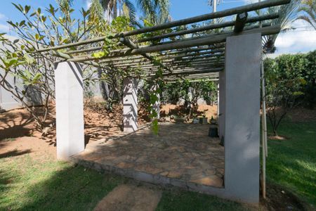 Casa à venda com 607m², 5 quartos e 10 vagasÁrea Externa