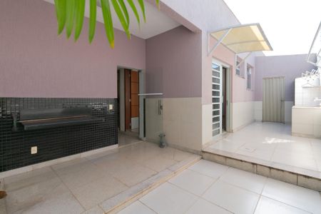 Casa à venda com 607m², 5 quartos e 10 vagasÁrea de Serviço
