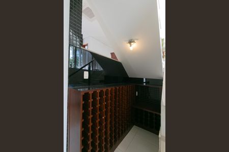 Casa à venda com 607m², 5 quartos e 10 vagasAdega