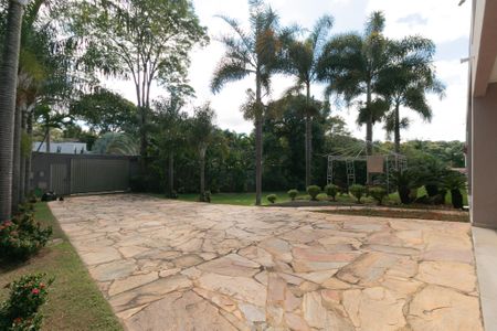 Casa à venda com 607m², 5 quartos e 10 vagasEntrada