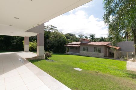 Casa à venda com 607m², 5 quartos e 10 vagasVaranda Quartos