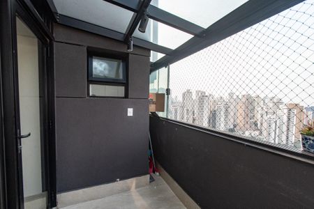 Apartamento à venda com 105m², 2 quartos e 3 vagasVaranda 2