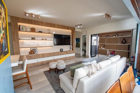 Apartamento à venda com 105m², 2 quartos e 3 vagasSala