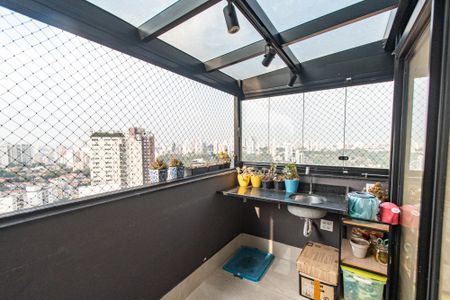 Apartamento à venda com 105m², 2 quartos e 3 vagasVaranda 2