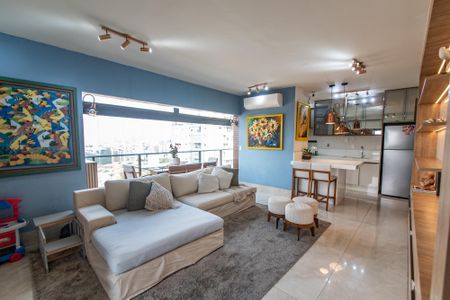 Apartamento à venda com 105m², 2 quartos e 3 vagasSala