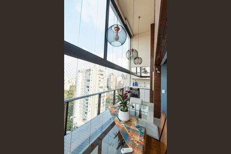 Apartamento à venda com 105m², 2 quartos e 3 vagasVaranda
