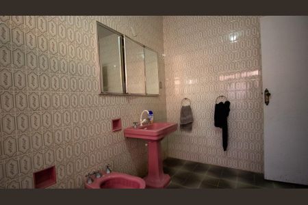 Casa à venda com 2100m², 5 quartos e 2 vagas Casa à venda com 2100m², 5 quartos e 2 vagas Casa 2 Banheiro