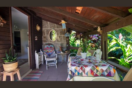 Casa à venda com 2100m², 5 quartos e 2 vagas Casa à venda com 2100m², 5 quartos e 2 vagasVaranda