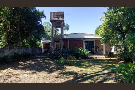 Casa à venda com 2100m², 5 quartos e 2 vagas Casa à venda com 2100m², 5 quartos e 2 vagasQuintal